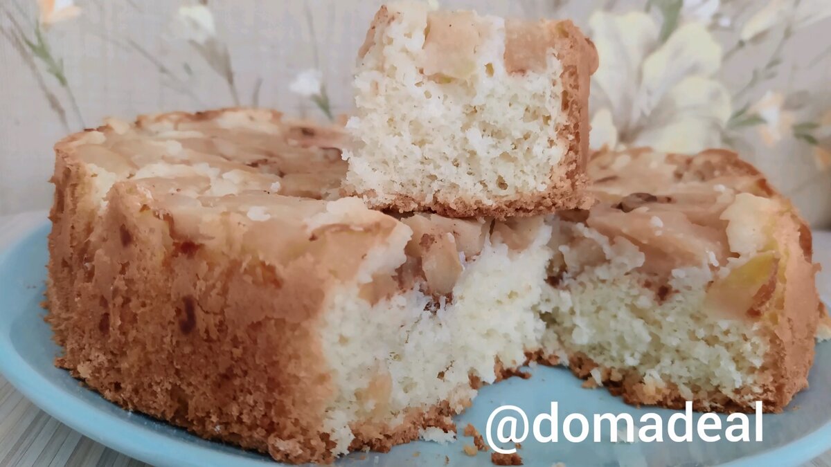 Шарлотка с яблоками