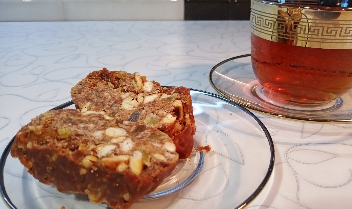 Кондитерская колбаска из печенья