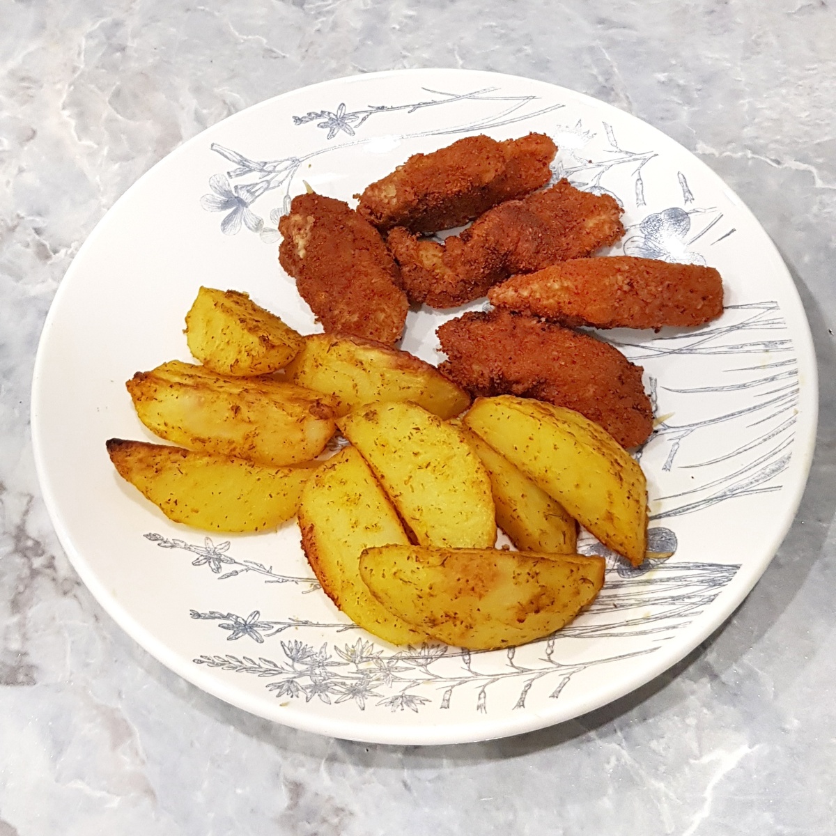 На гарнир домашний картофель по-деревенски 