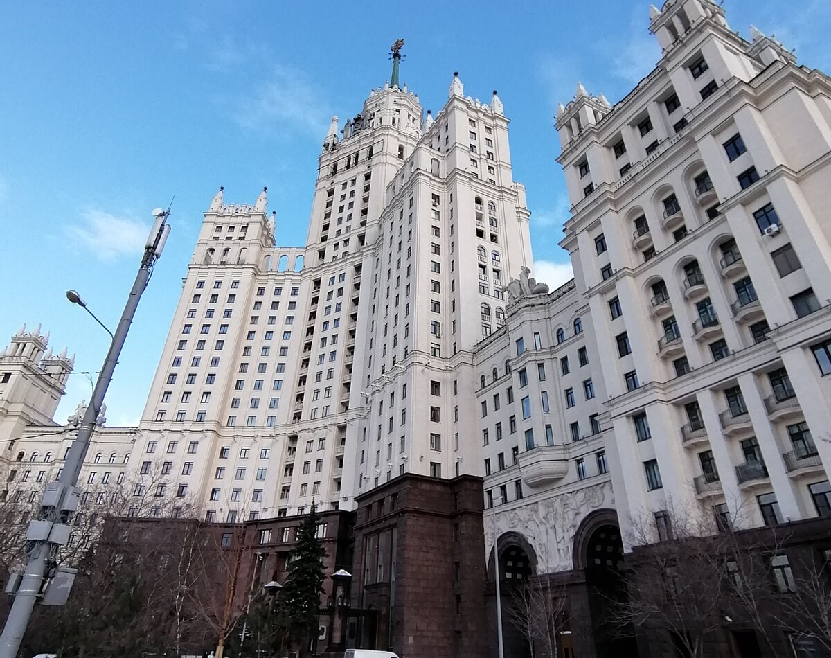 Высотка на Котельнической набережной, Москва. "Героиня" фильма "Покровские ворота". Фото автора