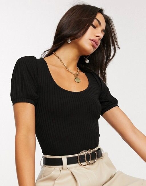https://www.asos.com/ru/stradivarius/chernaya-futbolka-s-obemnymi-rukavami-stradivarius/prd/14938024