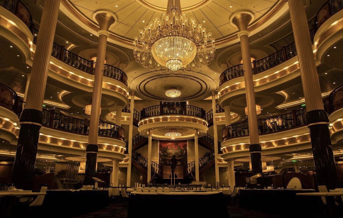 Main Dining Room. Фото сделал мой друг Denis Stancsuy. Фото из моего Instagram. 