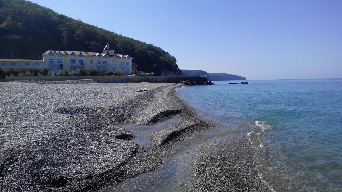 пляж в п. Агой