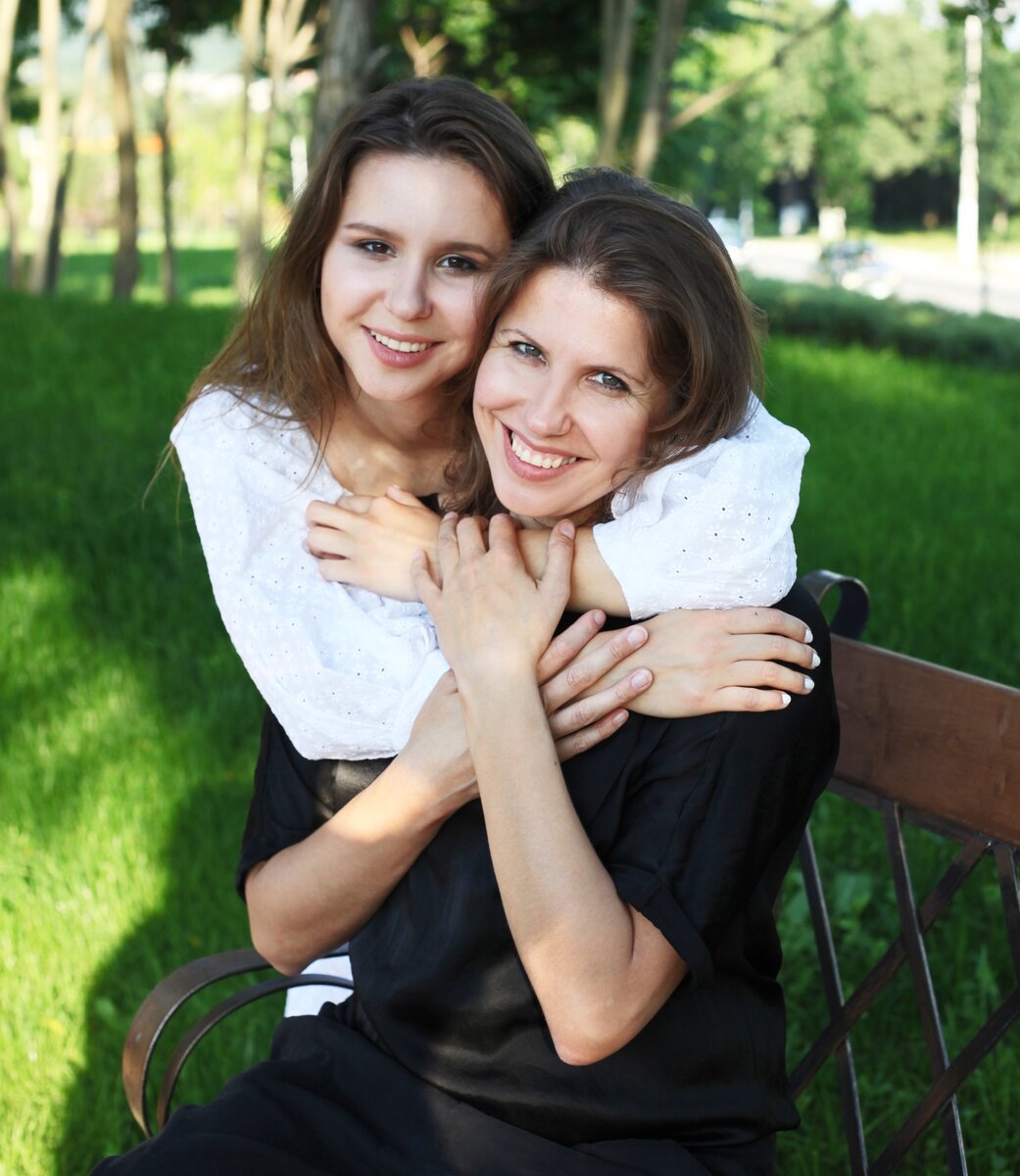 Лена и Таня Хаюлины, выпускной Тани, 2017 г.