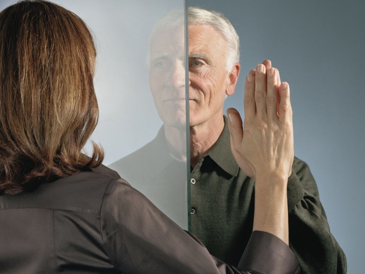 прикольные семейные фотосессии. конфликт между родителями и детьми. ссора в семье. родители кричат на ребенка. родители тяжелые люди.