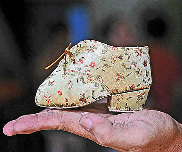 Туфелька для ножки "золотой лотос"