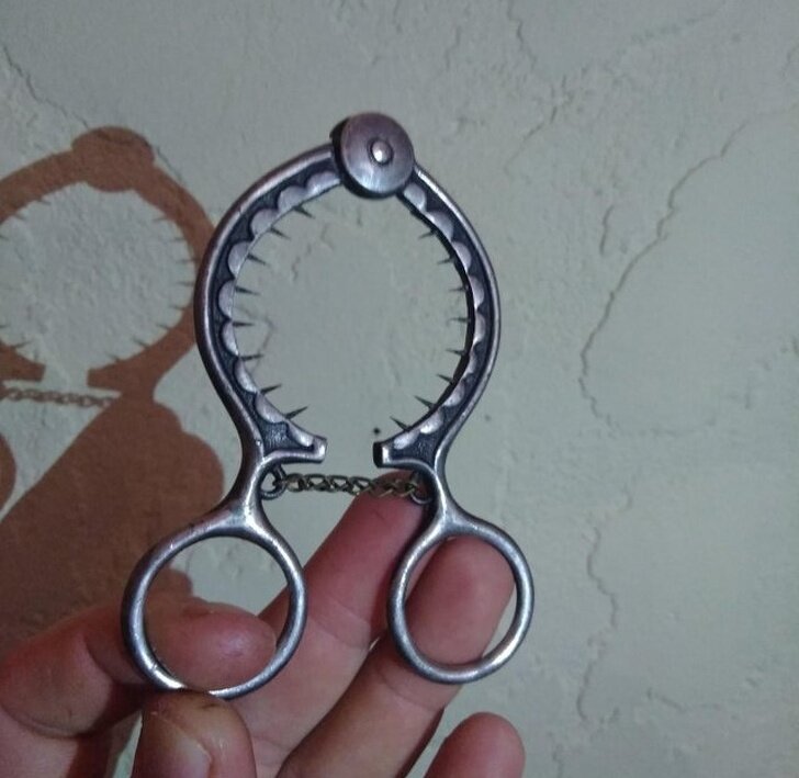 Надеюсь такими не сдирали кожу с жертв