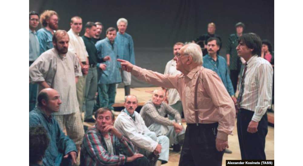 Борис Покровский во время репетиции «Хованщины» в Большом театре, 1995 // svoboda.org