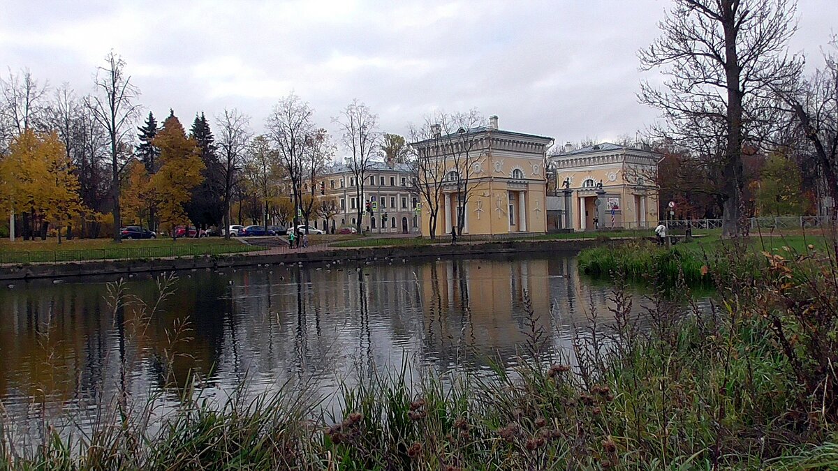 Московские ворота. Нижний (Отдельный) парк г. Пушкина. Фото автора.