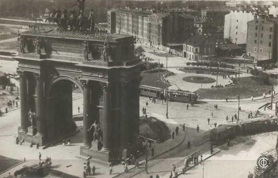 Нарвские ворота (Фото Бамунер, Союзфото, 1930-е)