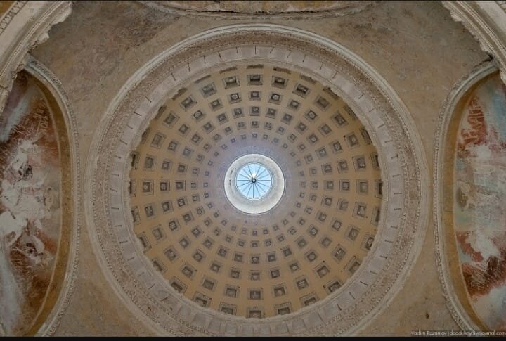 Внутренняя часть мавзолея работы Н.А.Львова