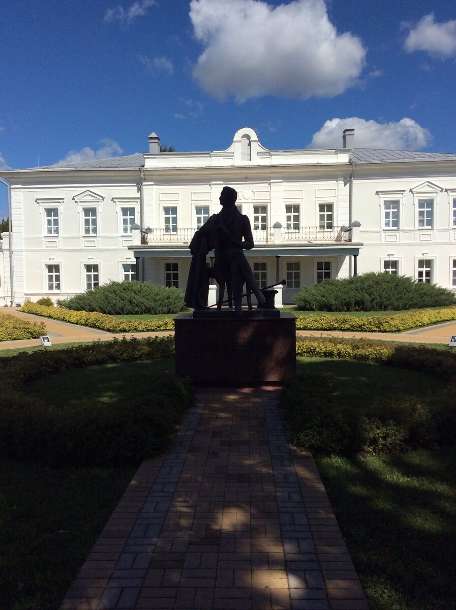 Усадьба Веневитиновых, расположена в селе Новоживотинное Рамонского района Воронежской области.