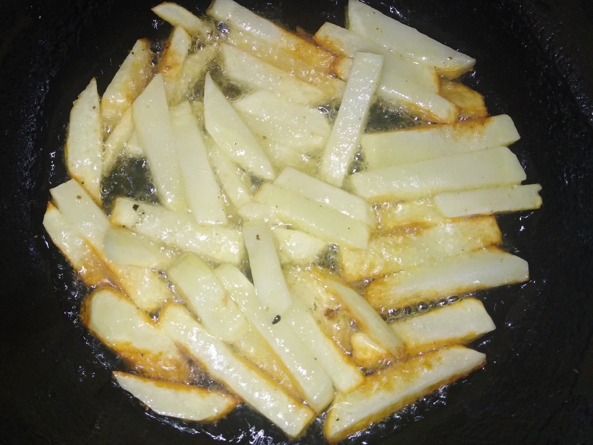 Жду когда бока соломок подрумянятся.