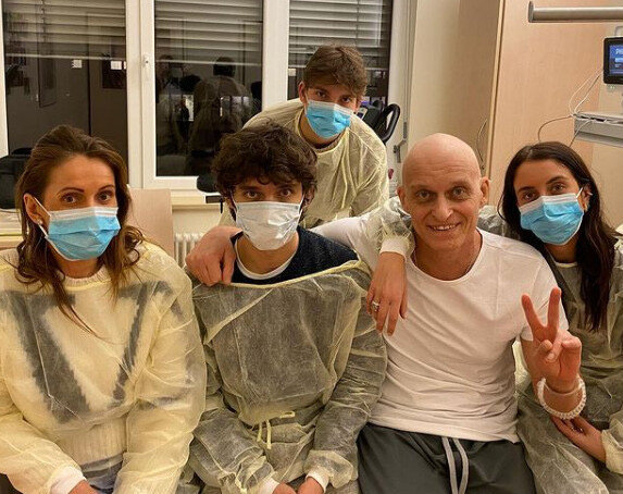 Летом Тинькову пересадили костный мозг