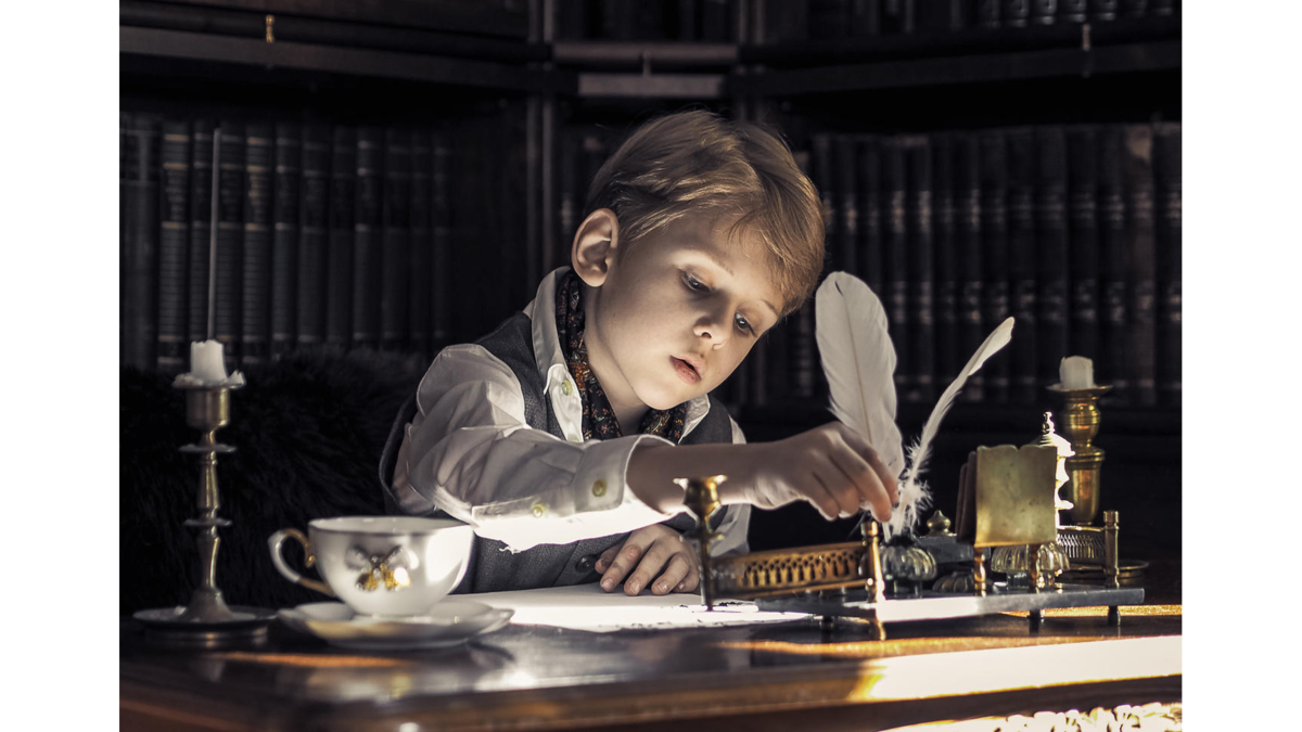 Автор - творец чего-нибудь, составитель, создатель какого-нибудь научного, литературного, художественного произведения, проекта, изобретения.