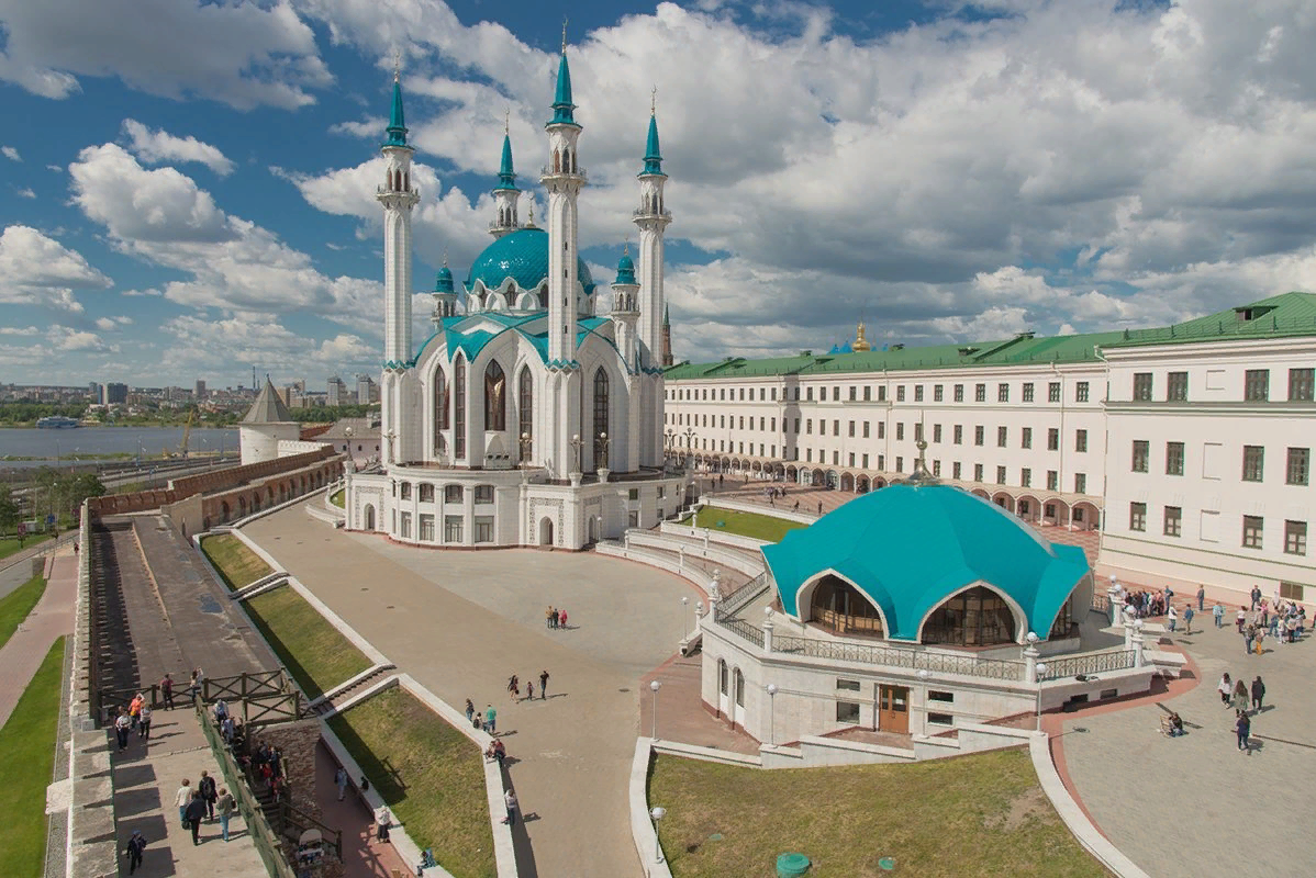 Город на ль. Казанский Кремль кул Шариф. Историко-архитектурный комплекс «Казанский Кремль» (Казань). Историко архитектурный комплекс Казанский Кремль ЮНЕСКО. Территория Кремля Казань.