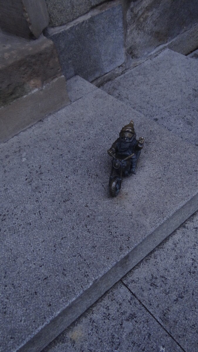 Вроцлавский гном-мотоциклист