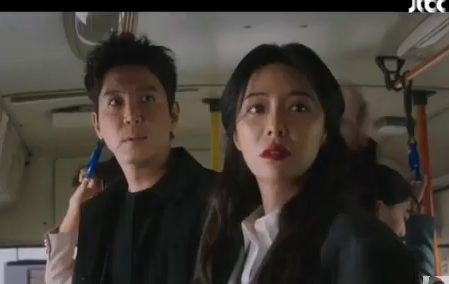 Кадр из фильма "Мистический бар на колесах"