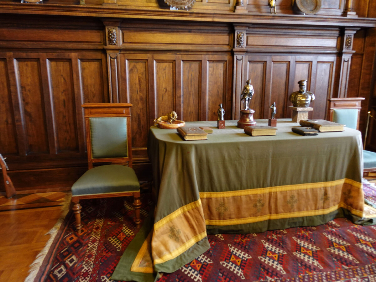 Приемная Николая II в Александровском дворце 