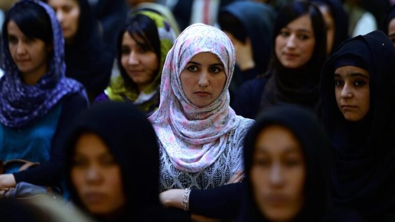  Собрание с мусульманскими женщинами в провинции Баглан