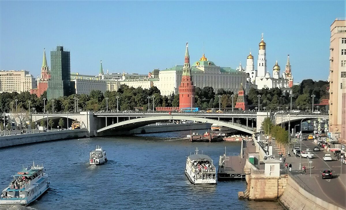 Вид на Москва-реку с моста