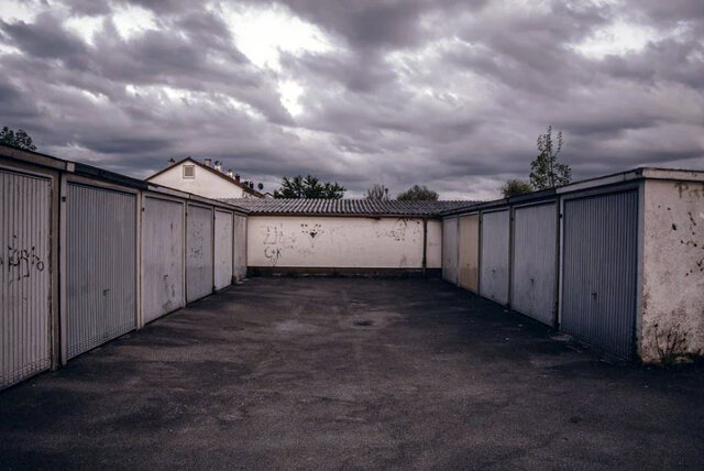 Гаражи возле дома