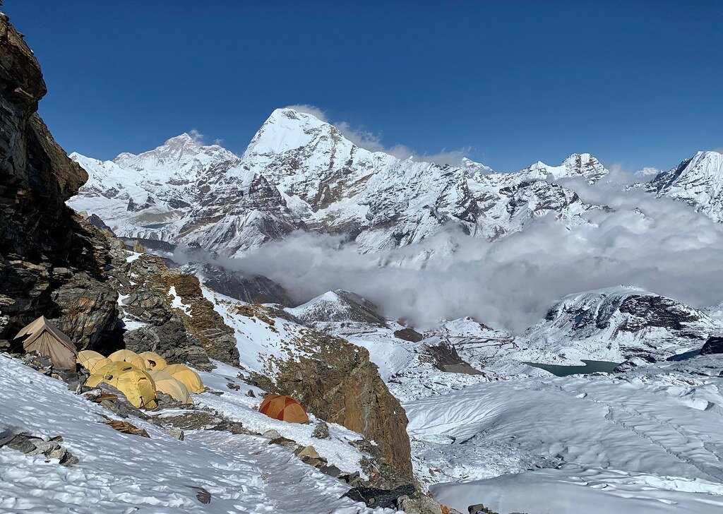 Gauri shankar гора. Пик в жизни. Непал на пике. Человек на вершине горы. Мера пик непал.
