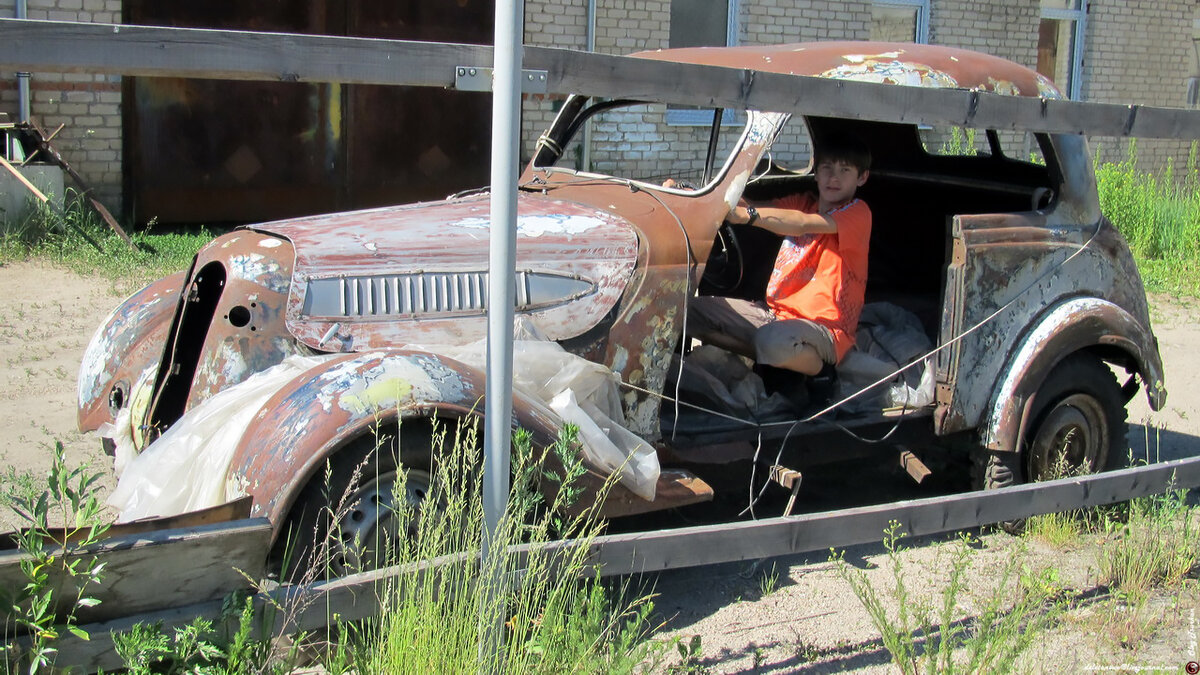 Ржавый BMW 321 1939 года выпуска. | deletant | Дзен