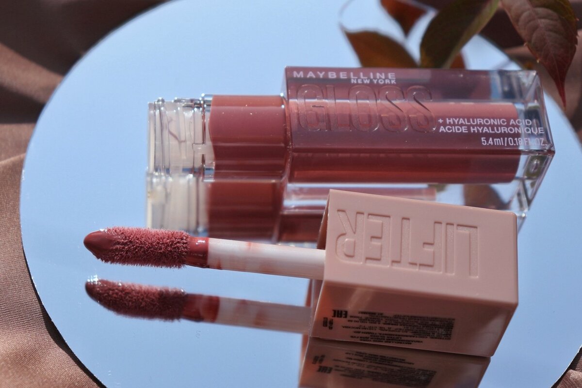 Maybelline Lifter Gloss в оттенке 004