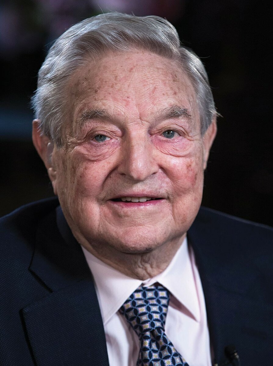 Джордж Сорос. США только что разрешили организациям Сороса начать деятельность в ДНР и ЛНР, начать гуманитарную и образовательную помощь молодым республикам, чтобы отвратить их от России и создать в ДНР  и ЛНР антироссийские организации и сообщества, мол, природу охраняют. Это главное содержание статьи -- США начали действия по внеснию раскола в стан союзников России. Начали грамотно, ненавязчиво и незаметно. Оцените красоту игру -- нас лишают официальных " союзников".