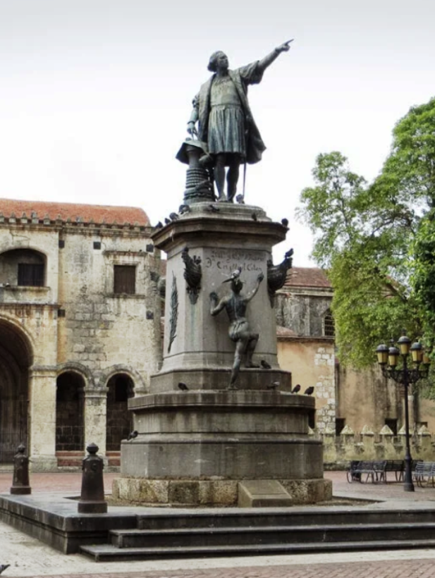 Памятник Христофору Колумбу Николая ЛАНСЕРЕ в Сан-Доминго, Доминиканская республика