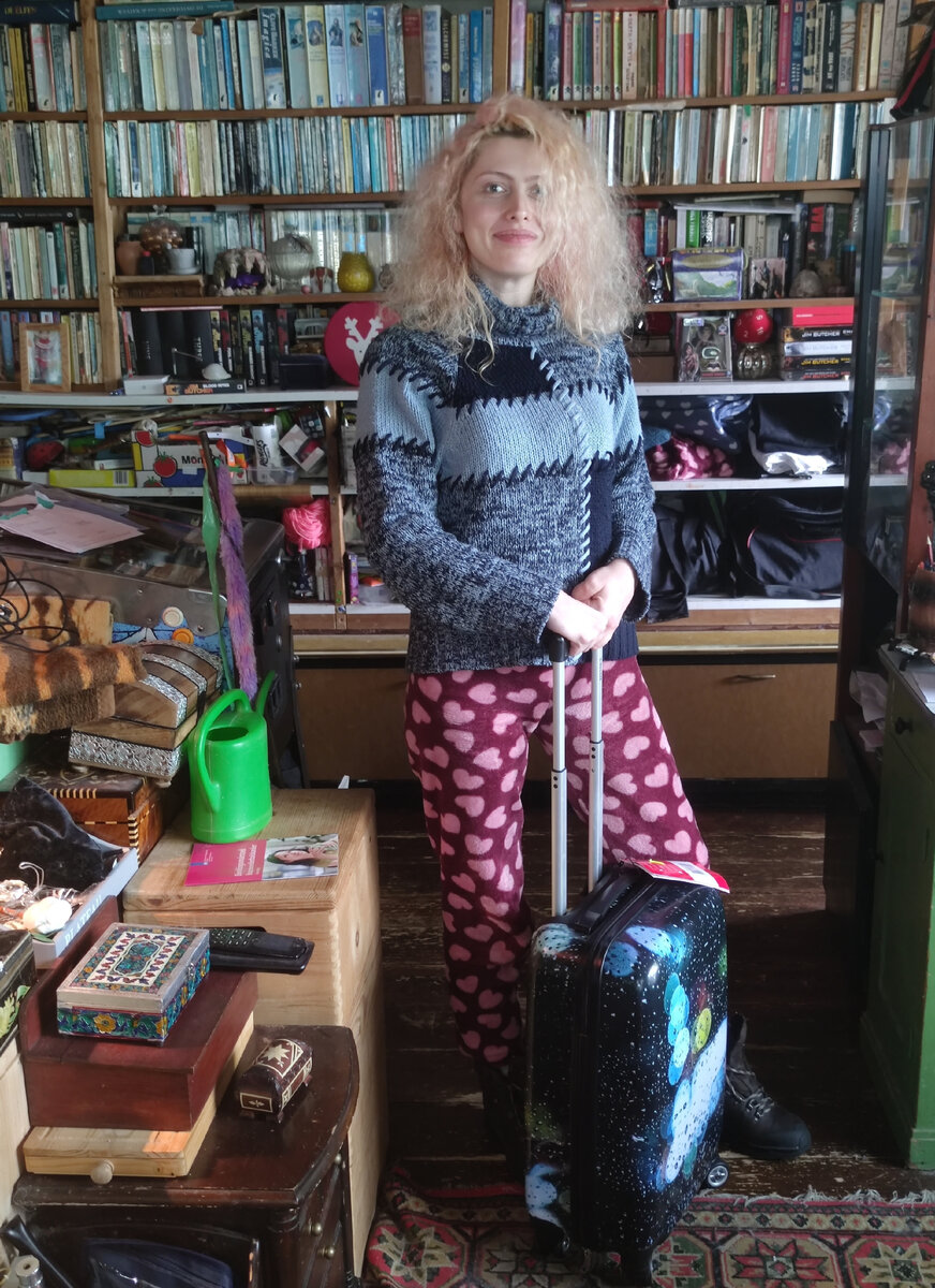 Да, у нас летом такая жара, такааая жара, что как египтяне носим теплые вещи, чтобы не перегреваться 🤭😁