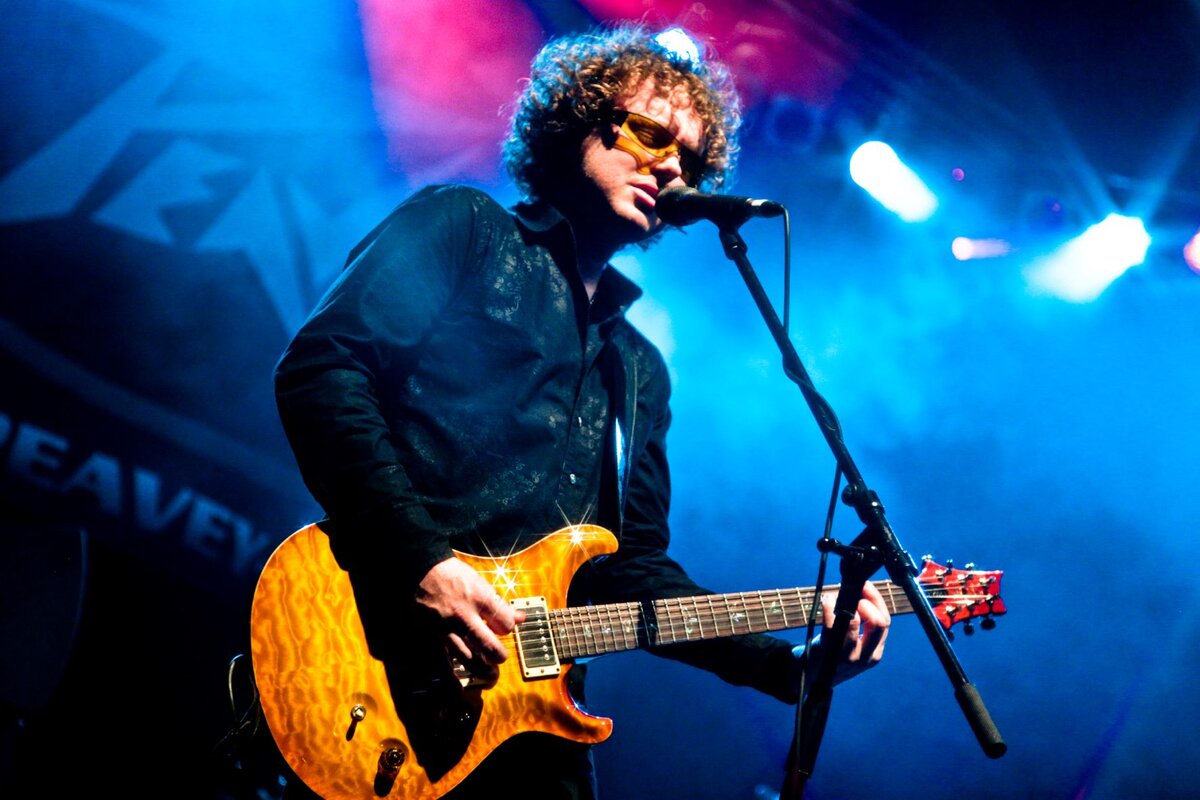 Саймон Макбрайд. Фото из свободных источников.