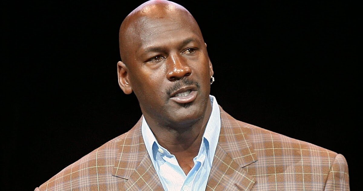 Чем обернулась потасовка Джордана и Стива Керр