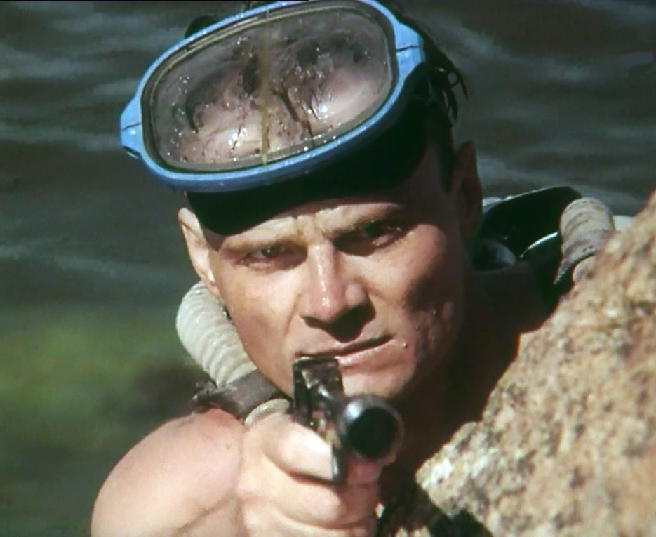 Боевой пловец в фильме "Секретный фарватер"