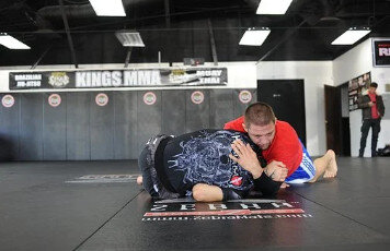 https://pixabay.com/photos/mma-bjj-jiujitsu-gracia-barra-1575855/