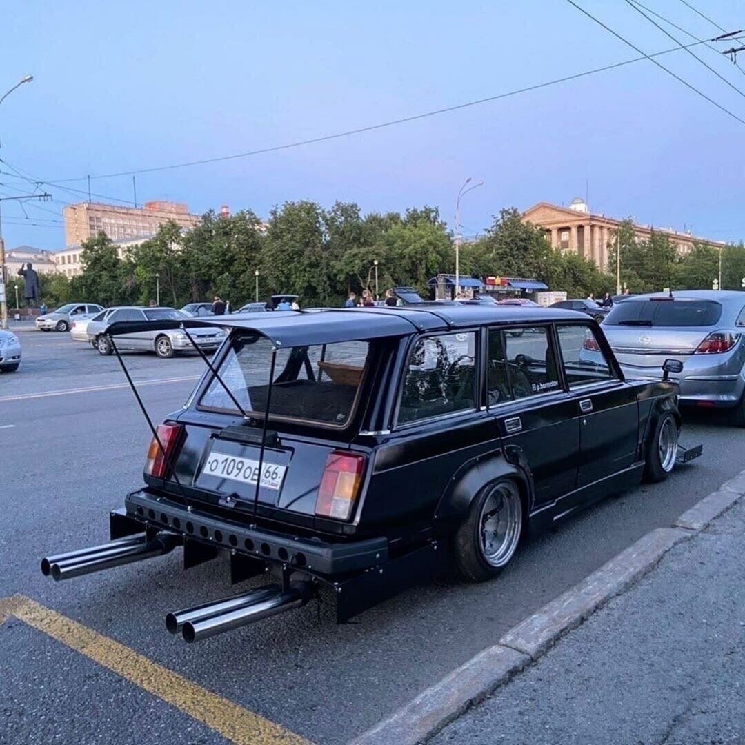 Вроде как модификаций не так уж и много, но этого достаточно, чтобы полностью изменить внешний вид автомобиля.