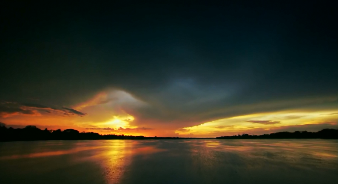 Закат солнца в Амазонии