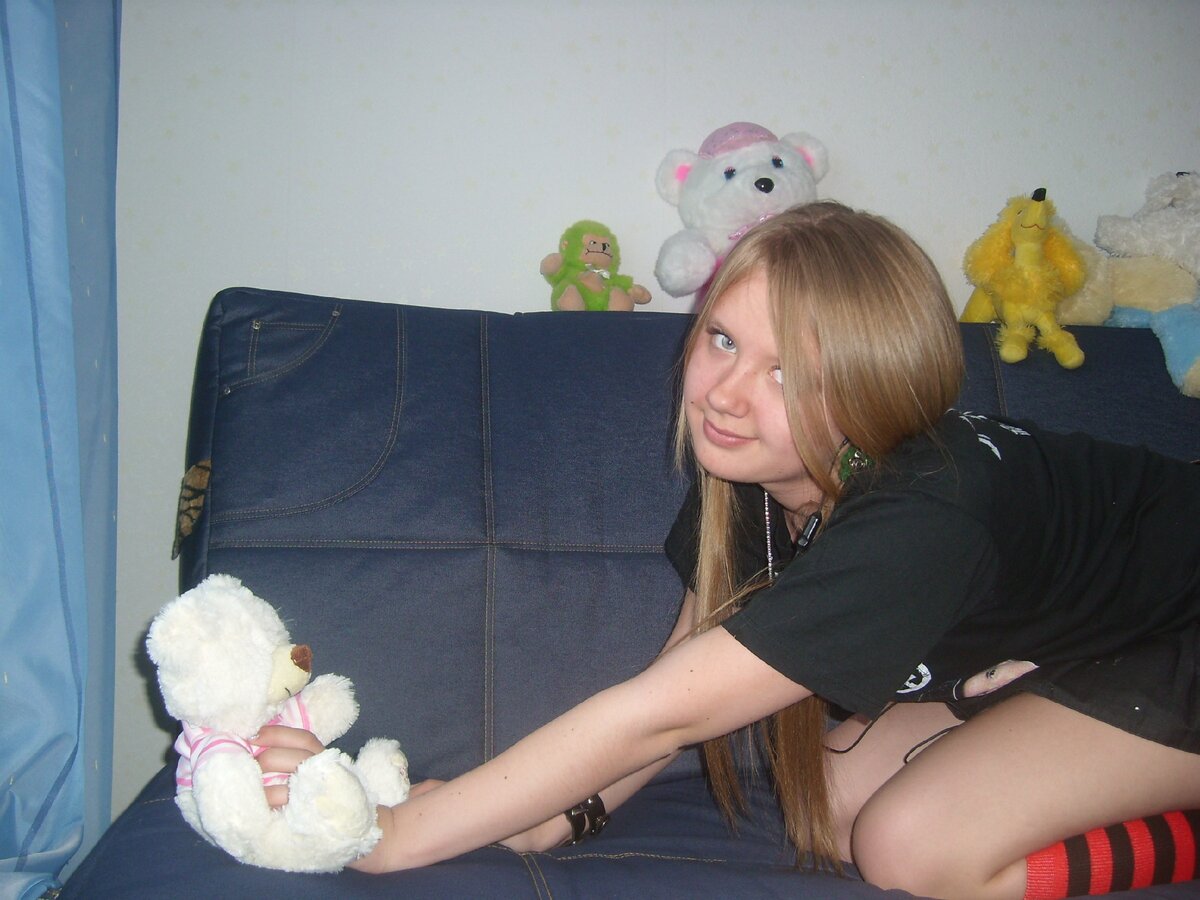 А тут даже бровей нет)