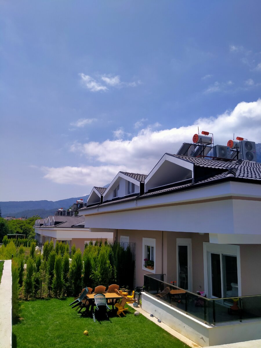 Небольшие дуплекс -виллы. Фото из личного архива.