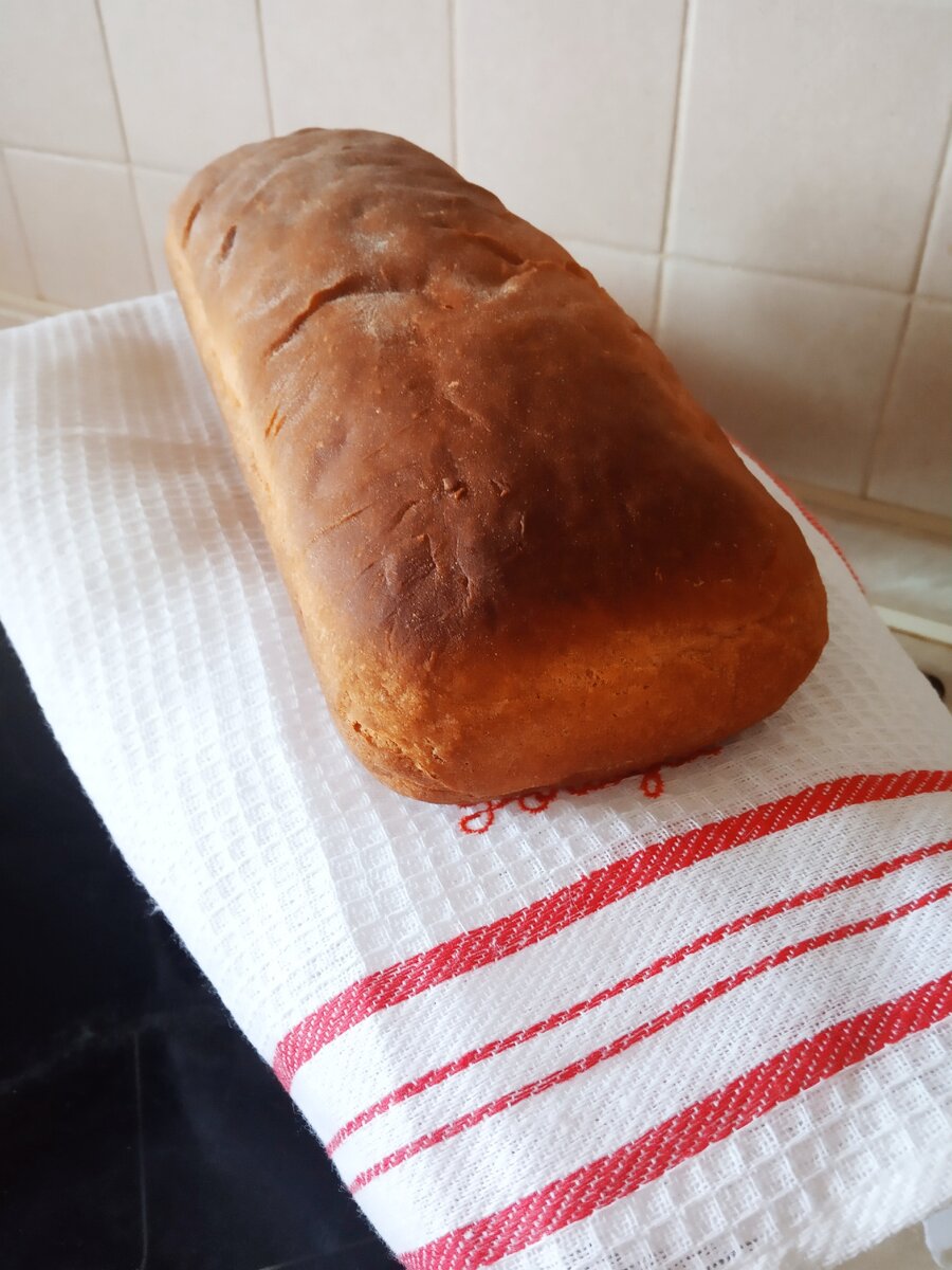 Хлеб с очень мягким вкусным мякишем и хрустящей корочкой