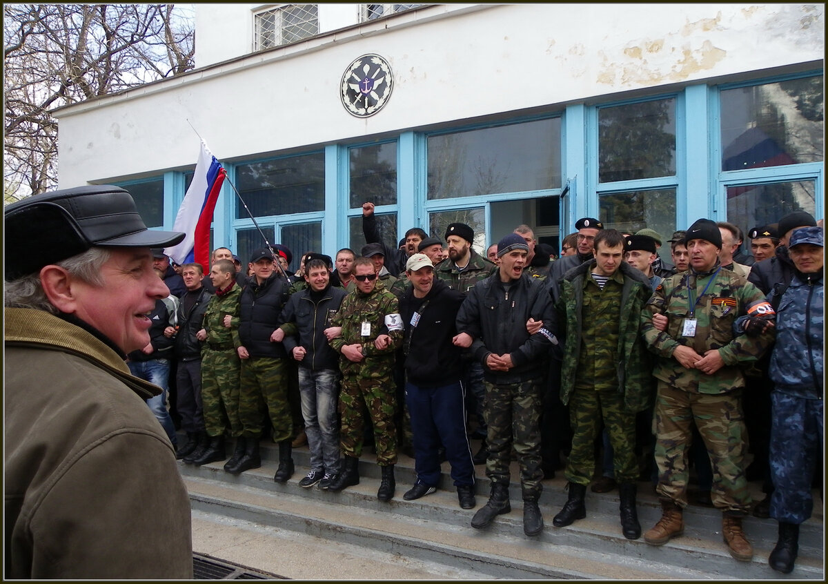 На штурме штаба ВМСУ, март 2014