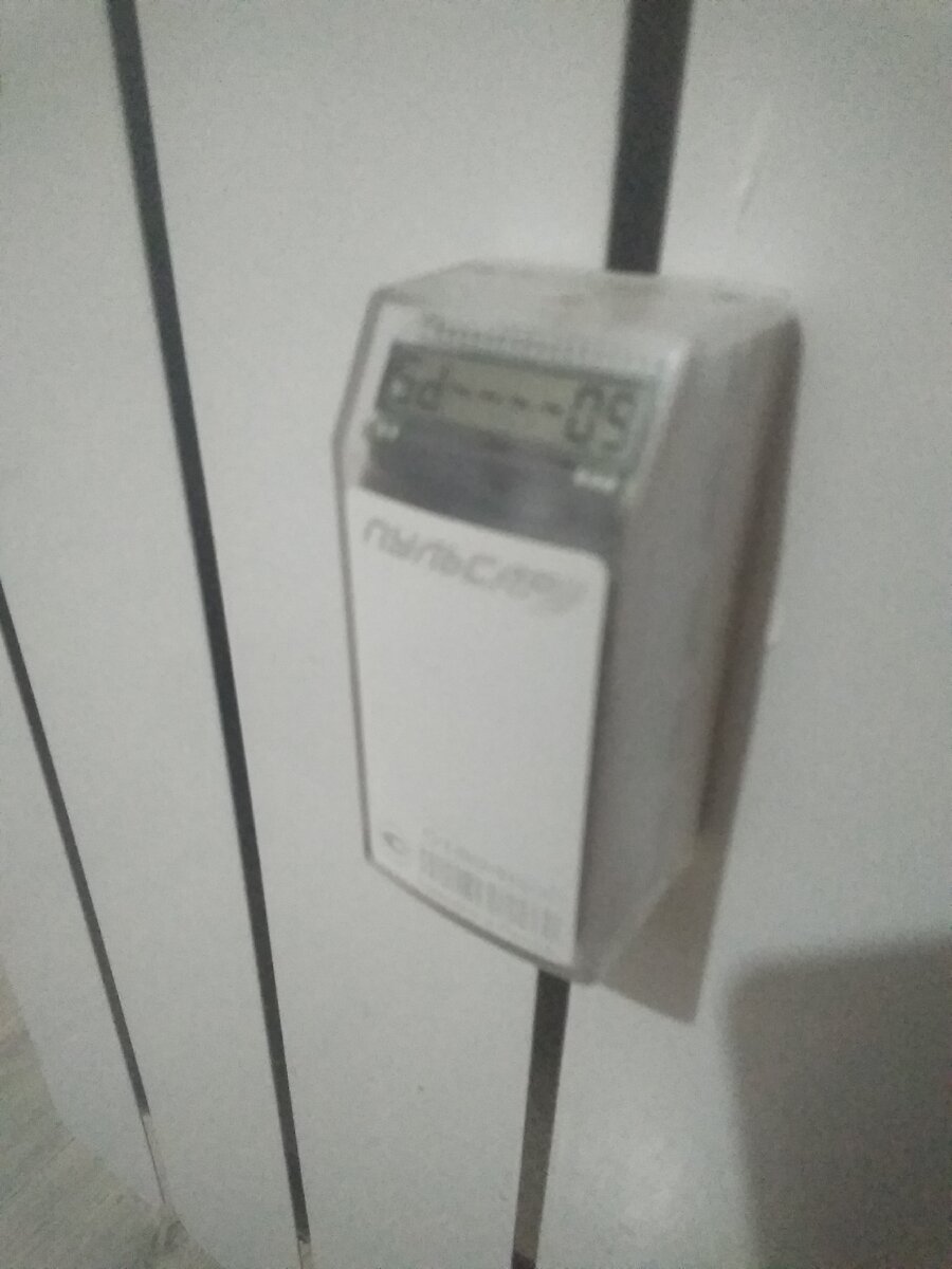 Специальный датчик отопления. Личное фото.