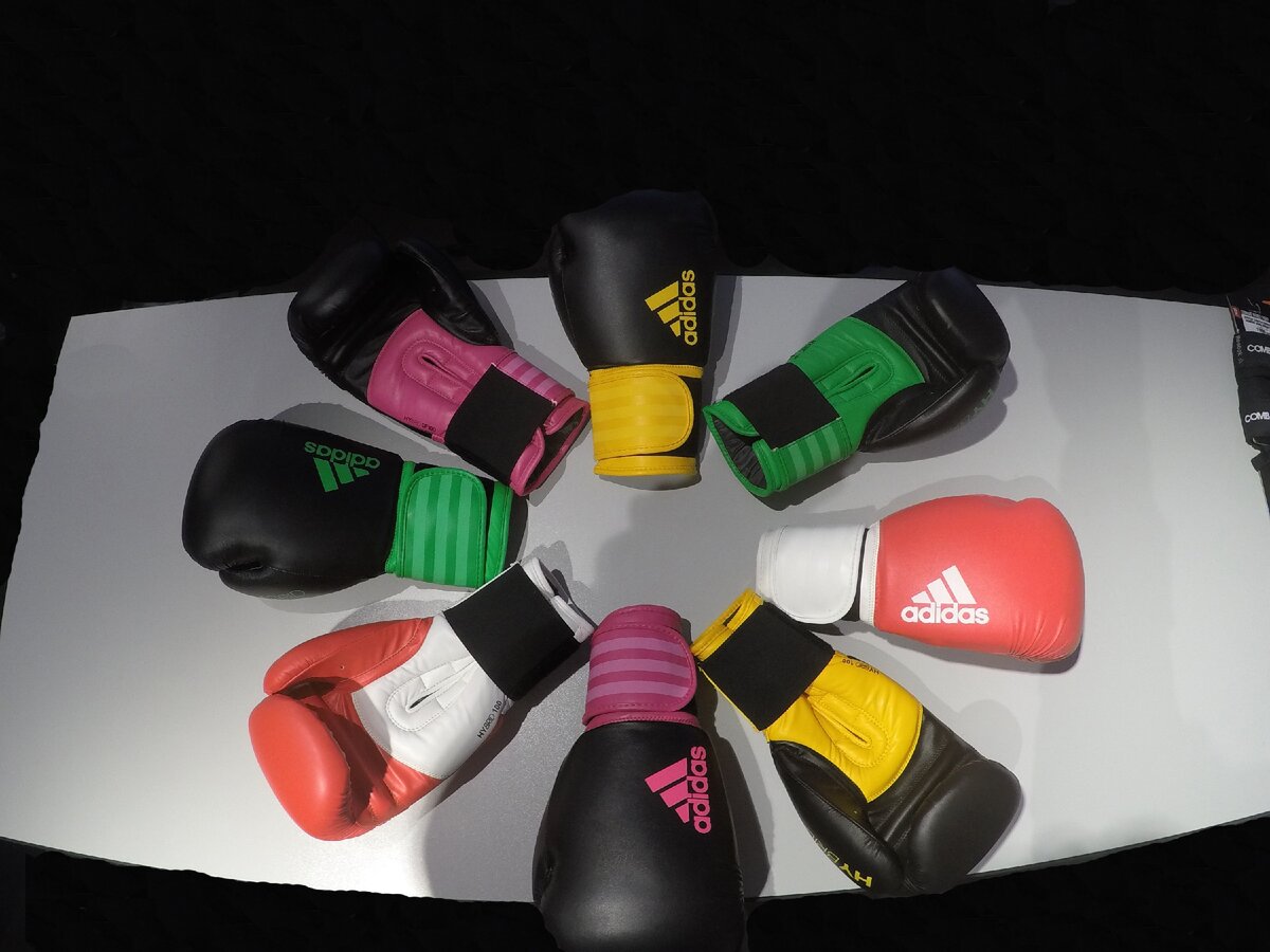 боксерские перчатки для начинающих adidas Hybrid 100