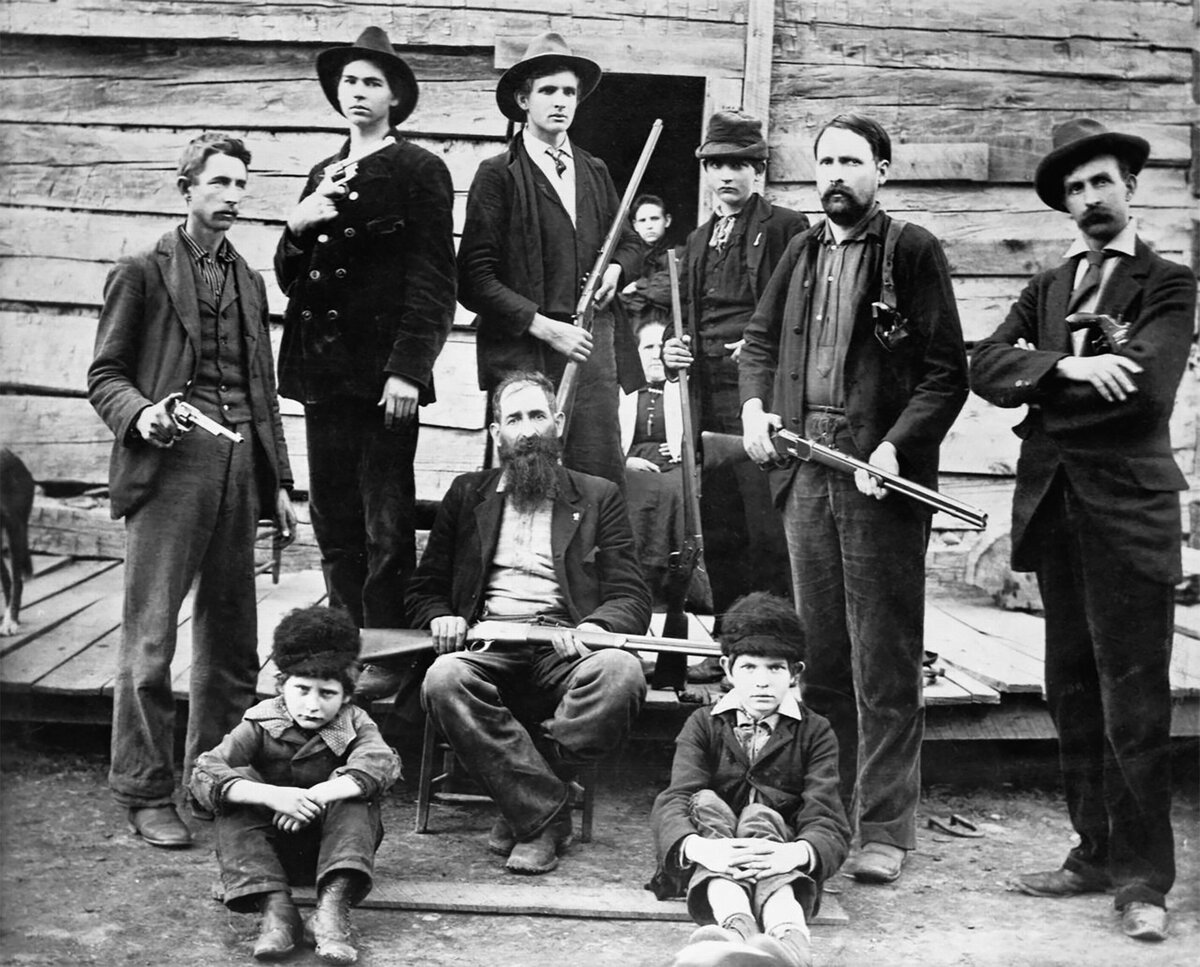 Клан Хэтфилдов в 1897 году