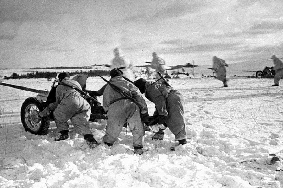 Фотография сделанная советскими корреспондентами в годы ВОВ.