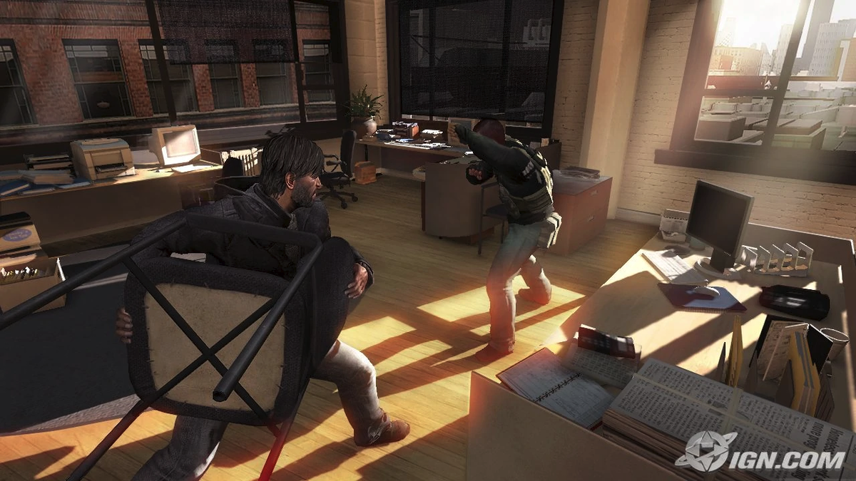 В промо-материалах Сэм лихо бил злодеев стульями и табуретками (скриншот с сайта IGN)