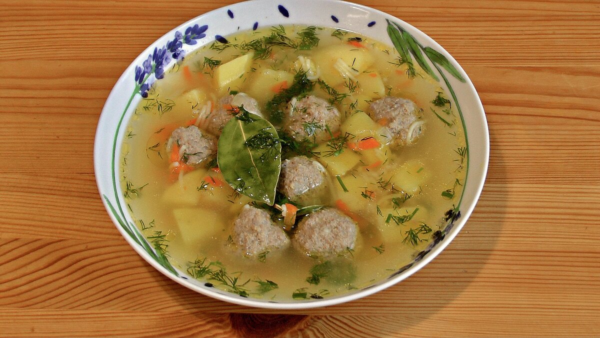 Рецепт вкусного супа с фрикадельками: быстро и просто
