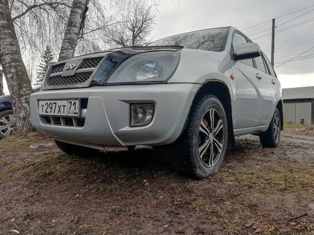 Вот так выглядел мой «китаец» на зимней резине размером 215/65/16
