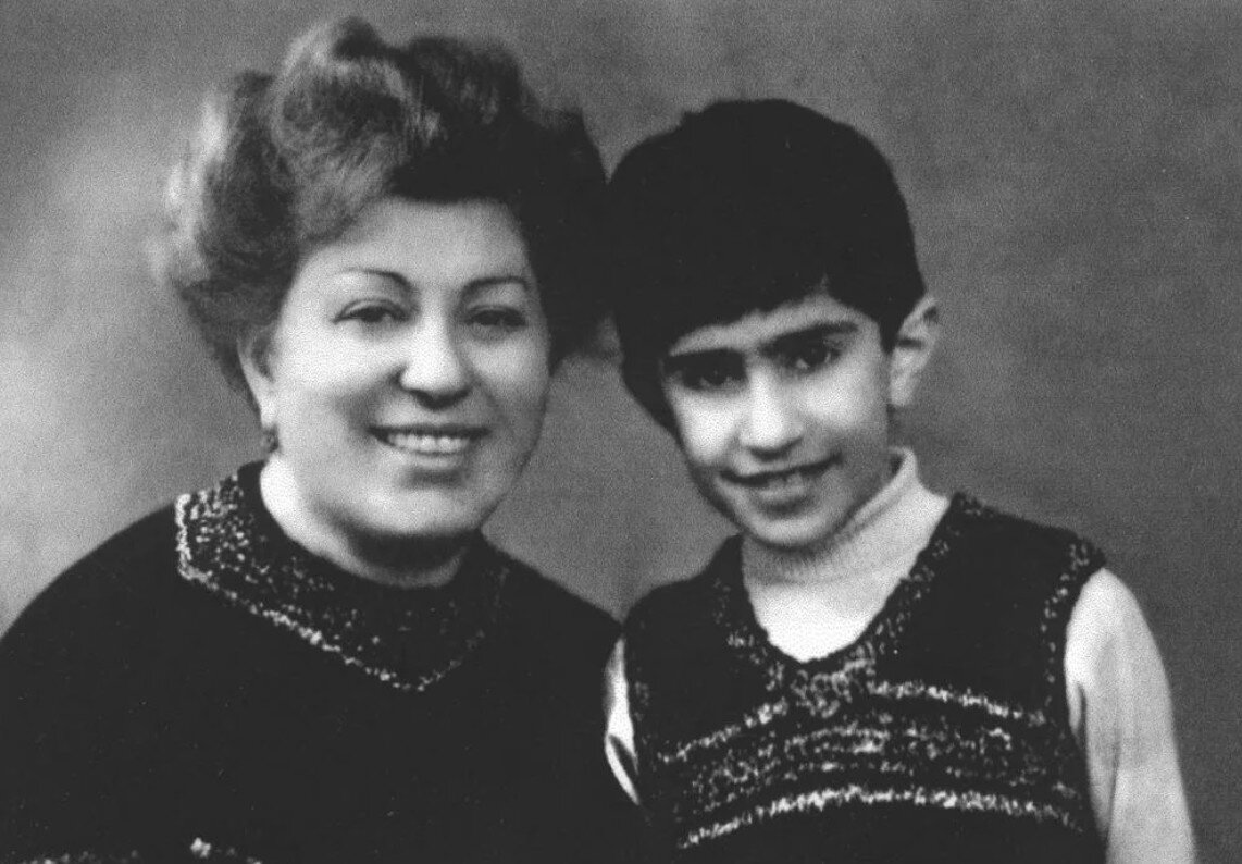 Николай с мамой 